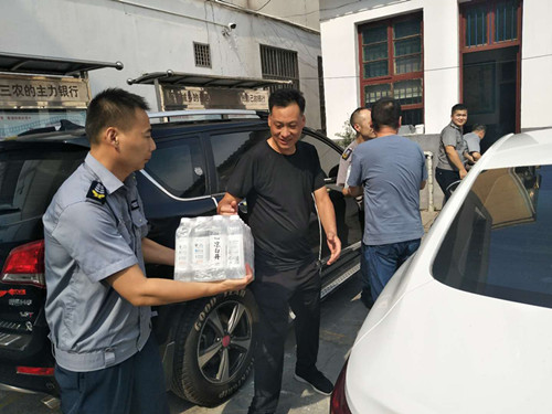 1597398723308785.jpg 慰問(wèn)押運(yùn)1.jpg